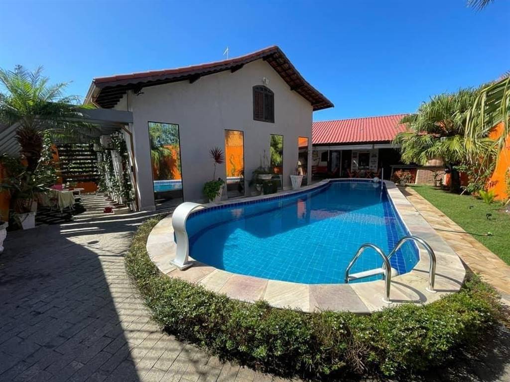 Casa, 3 quartos, 232 m² - Foto 1