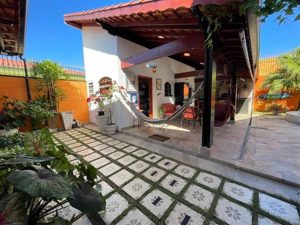 Casa, 3 quartos, 232 m² - Foto 2