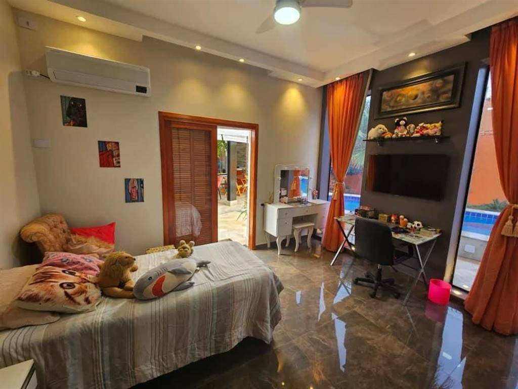 Casa, 3 quartos, 232 m² - Foto 13