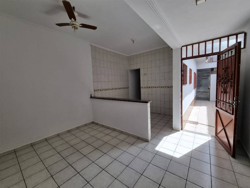 CASA 2 DORM. NO BALNEÁRIO MARACANÃ
2 BANHEIROS, GARAGEM E QUINTAL LATERAL E CHURRASQUEIRA