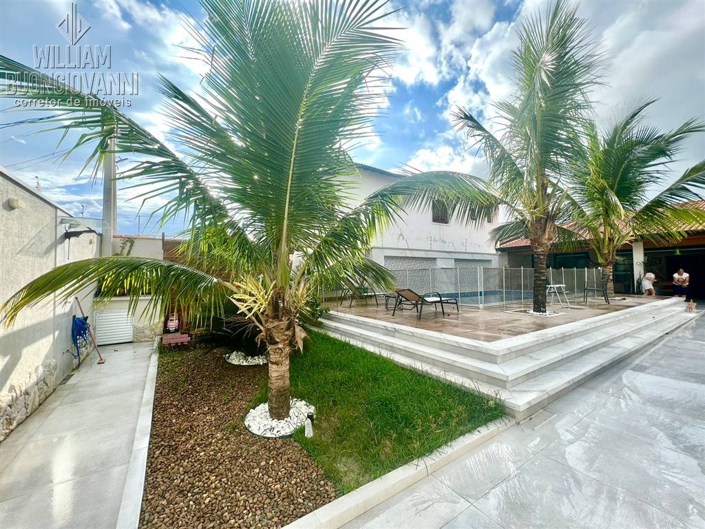 CASA ISOLADA! 3 SUÍTES, PISCINA, CHURRASQUEIRA, 4 VAGAS DE GARAGEM 

BALNEÁRIO FLORIDA - PRAIA GRANDE/SP