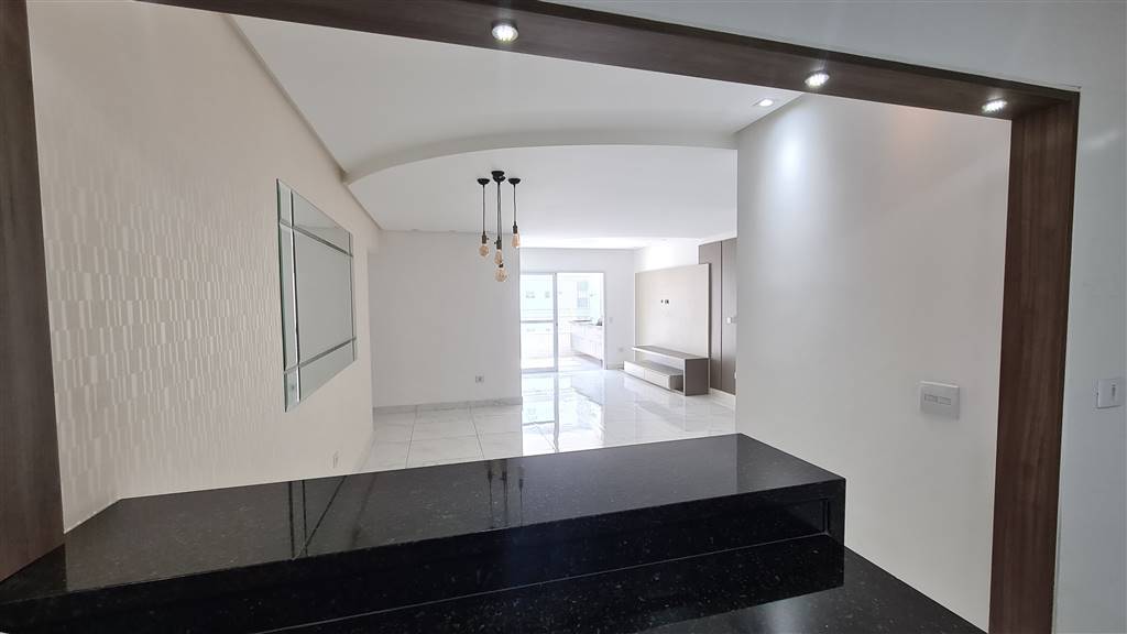 VILA GUILHERMINA
? 3 DORM SENDO 3 SUITES
? ESCRITÓRIO (DEPENDENCIA DE EMPREGADA REVERSIVEL)
? 1 LAVABO
? SALA 2 AMBIENTES
? COZINHA AMERICANA ESPAÇOSA
? AREA DE SERVIÇO AMPLA
? AREA TECNICA
? SACADA GOURMET COM FECHAMANETO EM VIDRO, JANELAS COM TELA
DE PR