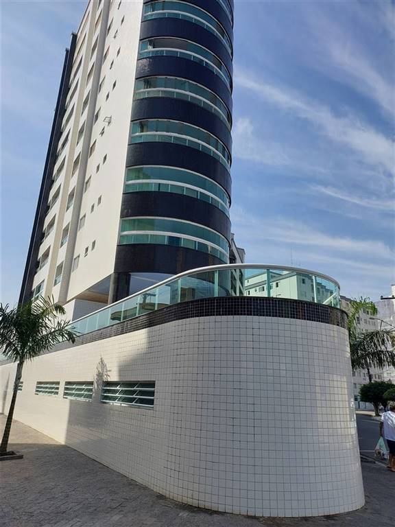 Apto 2 Dorm, sendo 1 Suíte,  Sala 2 Ambientes, Cozinha Ampla, Sacada Gourmet, 1 Vaga de Garagem.

Condomínio com Portaria 24 horas, Piscina Adulto e Infantil, Salão de Festas e Jogos. 

Caiçara - Praia Grande, próximo da Feira de Artesanato, Restaurantes,