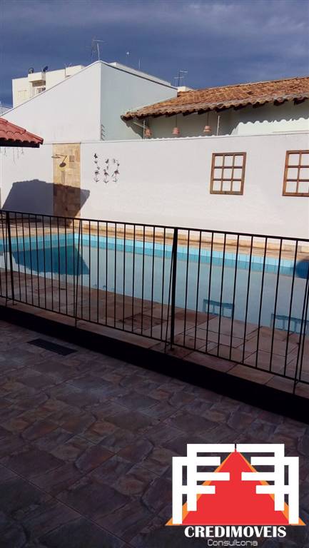 Casa à venda e aluguel com 3 quartos, 416m² - Foto 2