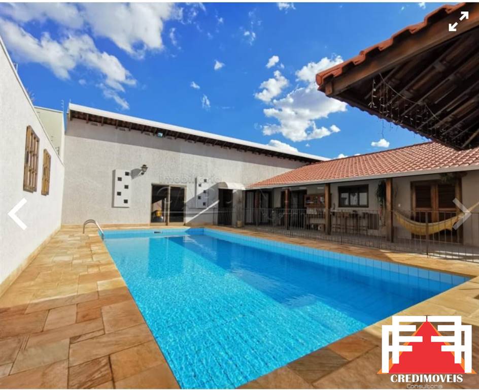 Casa à venda e aluguel com 3 quartos, 416m² - Foto 1