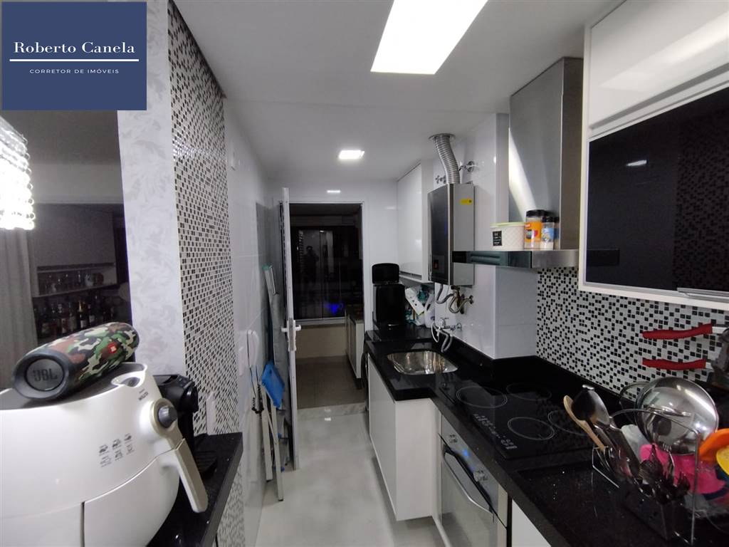 Apartamento à venda com 2 quartos, 64m² - Foto 2