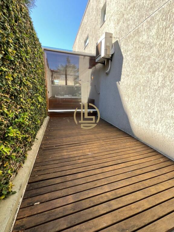 Casa, 4 quartos, 236 m² - Foto 1