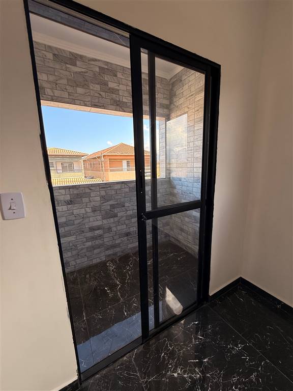Sobrado à venda com 2 quartos, 80m² - Foto 3