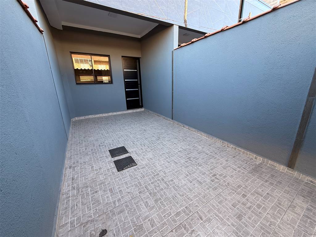 Casa de Condomínio à venda com 2 quartos, 70m² - Foto 1