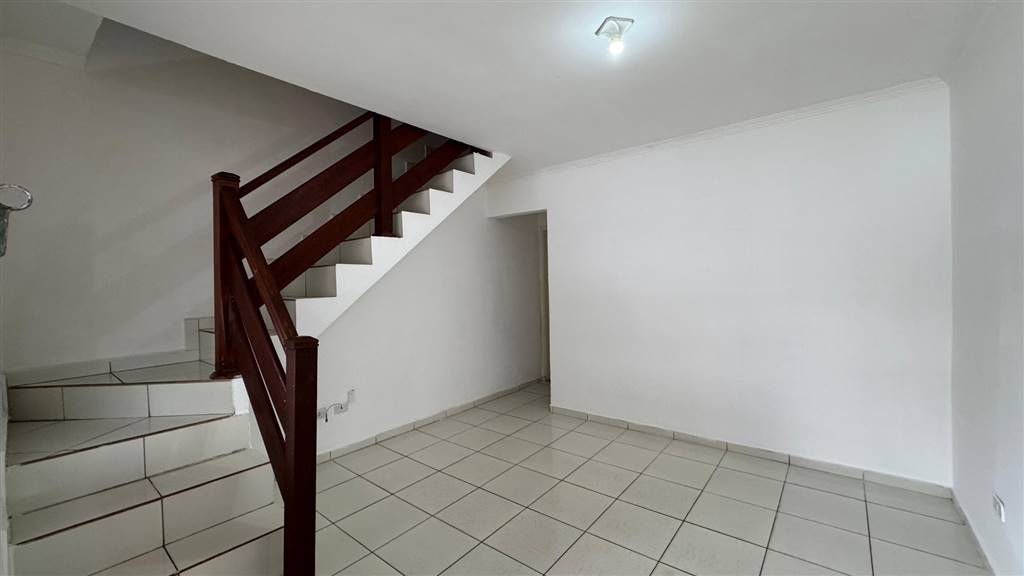 Casa à venda com 2 quartos, 54m² - Foto 1