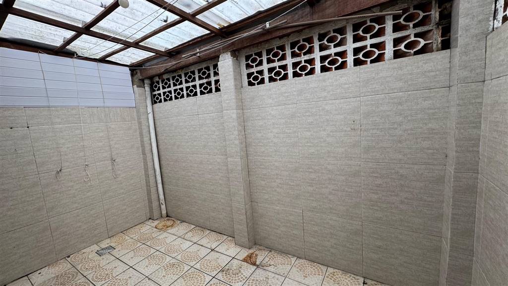 Casa à venda com 2 quartos, 54m² - Foto 19