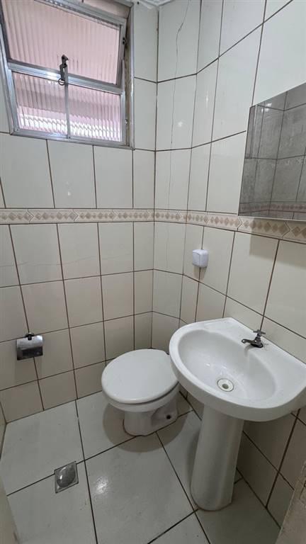 Casa à venda com 2 quartos, 54m² - Foto 8