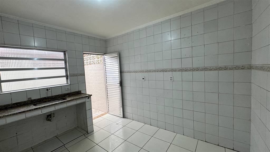 Casa à venda com 2 quartos, 54m² - Foto 9