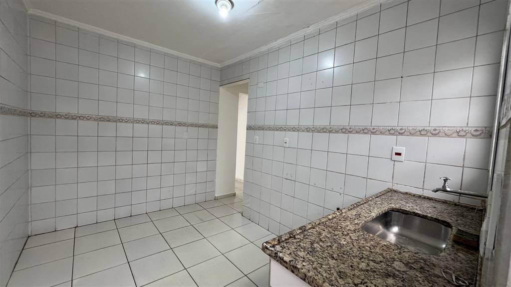 Casa à venda com 2 quartos, 54m² - Foto 11