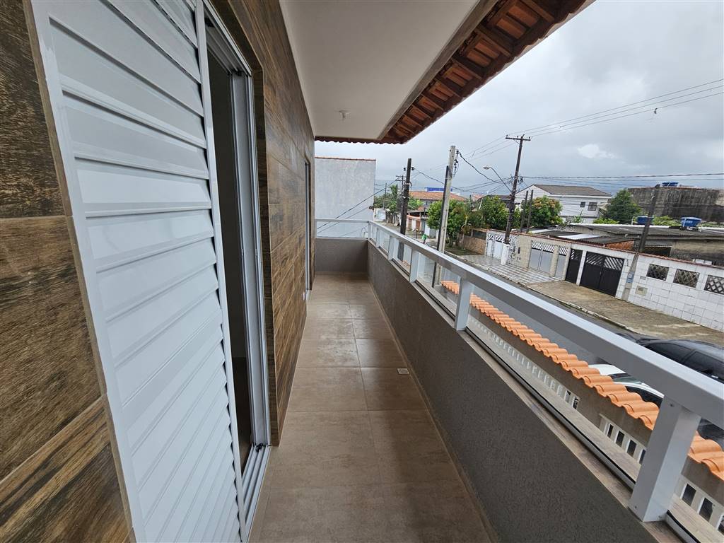 Casa à venda com 3 quartos, 70m² - Foto 2