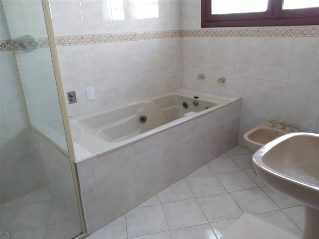 Casa, 4 quartos, 270 m² - Foto 18