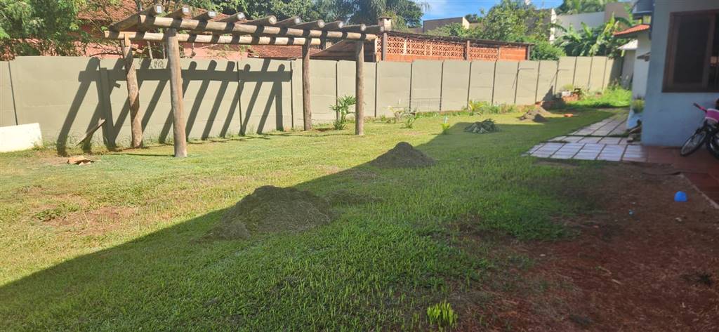 Casa à venda com 4 quartos, 320m² - Foto 4