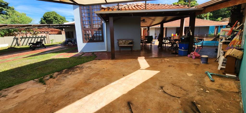 Casa à venda com 4 quartos, 320m² - Foto 9