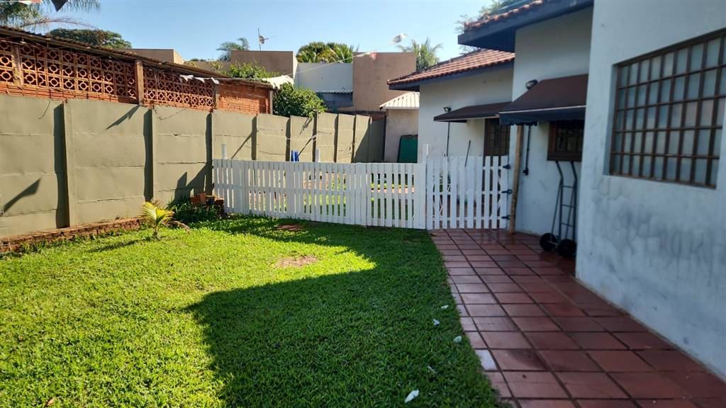 Casa à venda com 4 quartos, 320m² - Foto 30