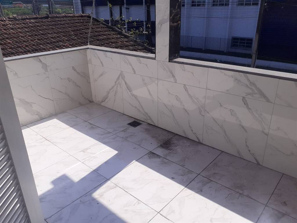 Sobrado com 3 dorms, Maracanã, Praia Grande - R$ 380 mil, Cod: 2440