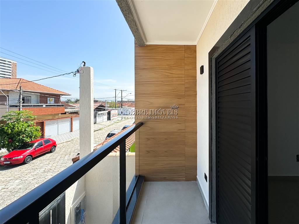 SOBRADO NOVO, 3 SUÍTES COM FINO ACABAMENTO.
