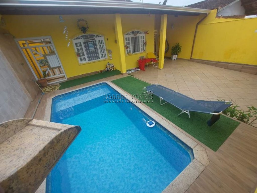 CASA COM PISCINA E EDÍCULA NO IMPERADOR PRAIA GRANDE 750 MIL