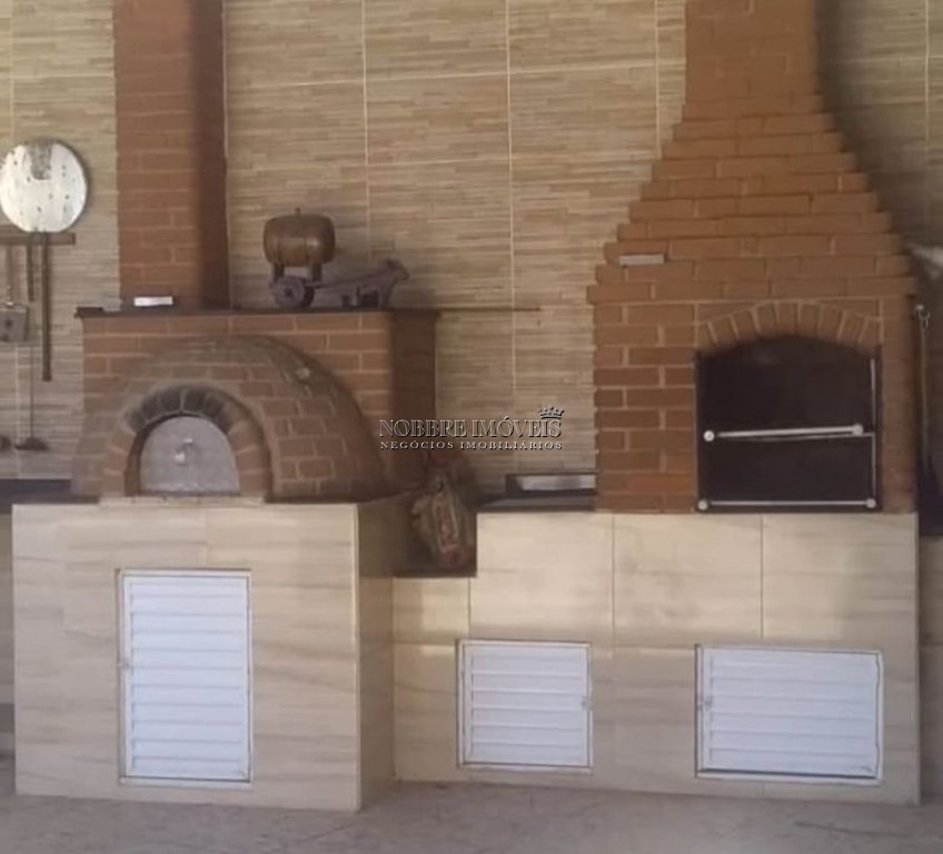 Oportunidade de compra, bairro Nobre Casa perto da Praia com Piscina, 3 Suites, 1 com hidro. venha conhecer