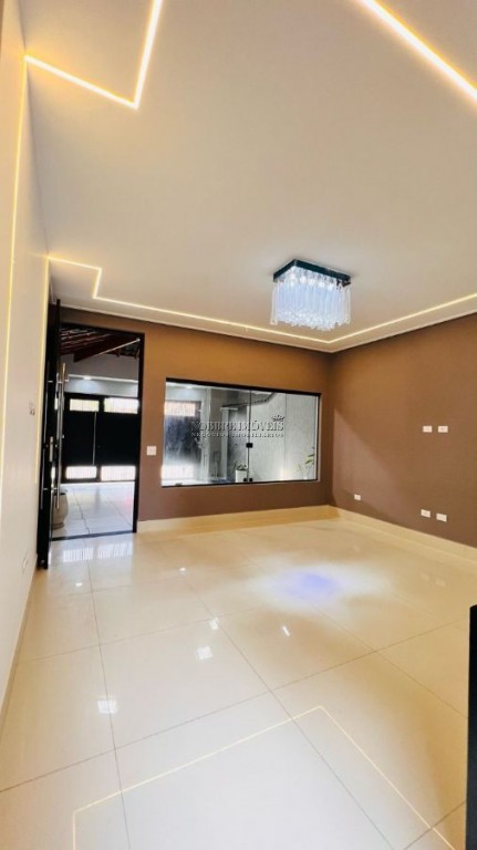 Casa Geminada alto padrão.
Acabamento fino.