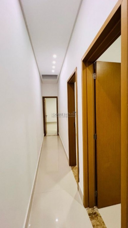 Casa Geminada alto padrão.
Acabamento fino.