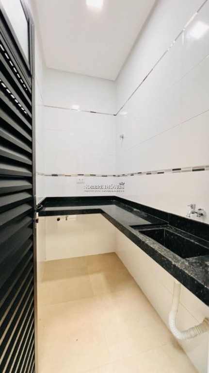 Casa Geminada alto padrão.
Acabamento fino.