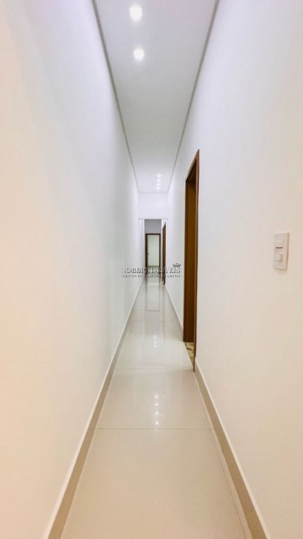 Casa Geminada alto padrão.
Acabamento fino.