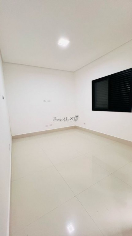 Casa Geminada alto padrão.
Acabamento fino.
