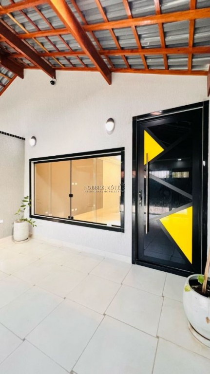 Casa Geminada alto padrão.
Acabamento fino.