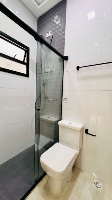 Casa Geminada alto padrão.
Acabamento fino.