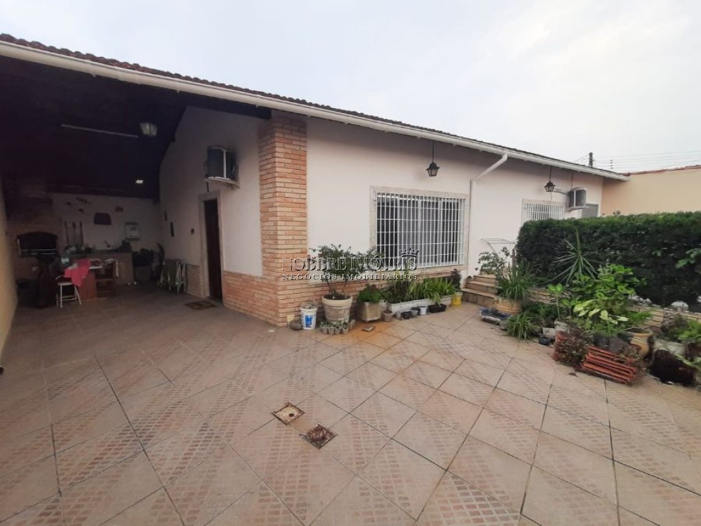 Bela casa de Piscina no Jardim Imperador.