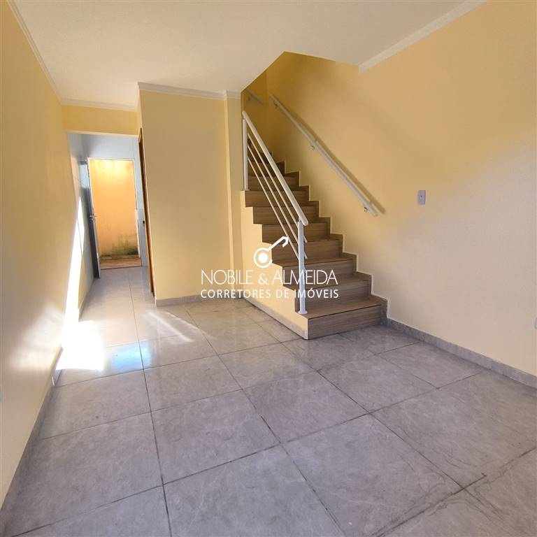 Sobrado à venda com 2 quartos, 50m² - Foto 1