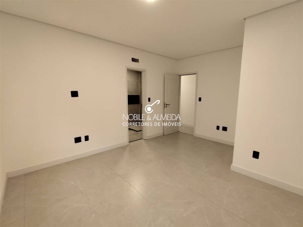 Casa à venda com 3 quartos, 280m² - Foto 13