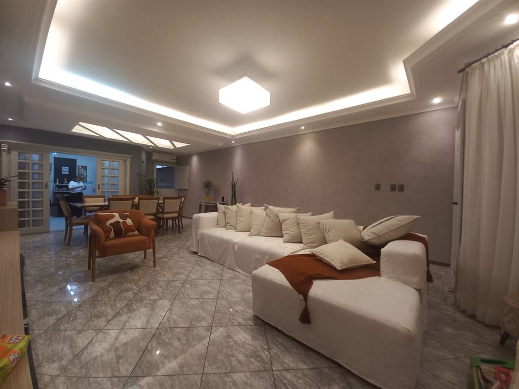 Casa, 3 quartos, 155 m² - Foto 3