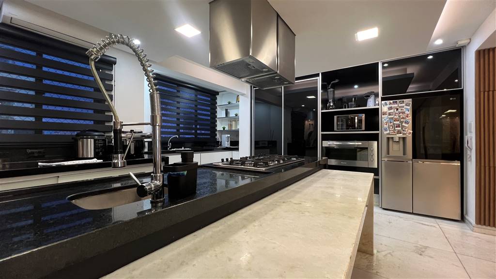 Cobertura, 3 quartos, 257 m² - Foto 29