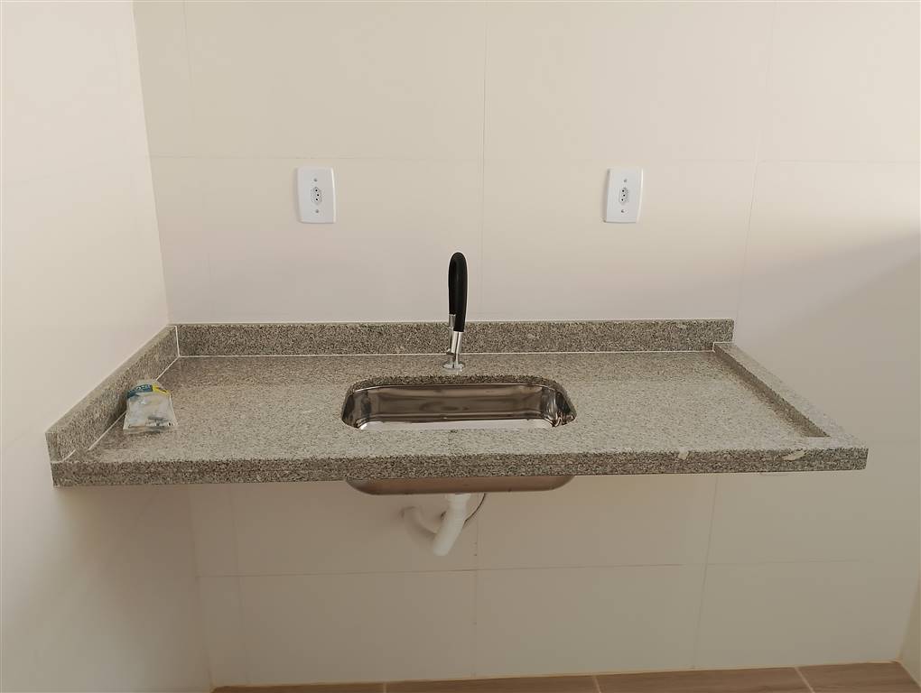 Casa à venda com 2 quartos, 53m² - Foto 4